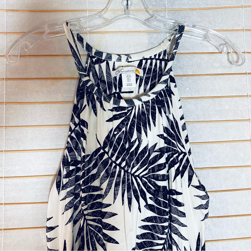 C&C California Black and White Leaf Print Maxi Dress - Picture 3 of 4